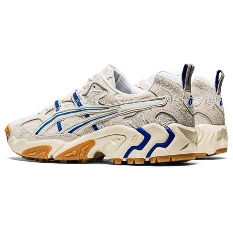 ASICS 運動休閒系列 GEL-NANDI OG 從城市潮到戶外 大膽線條 X 異材質拼接 輕鬆穿越都會山林間 - JAZKO