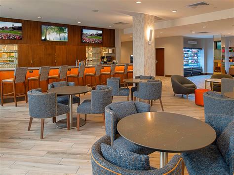 Hotel Near St. Louis International Airport - Crowne Plaza® St. Louis