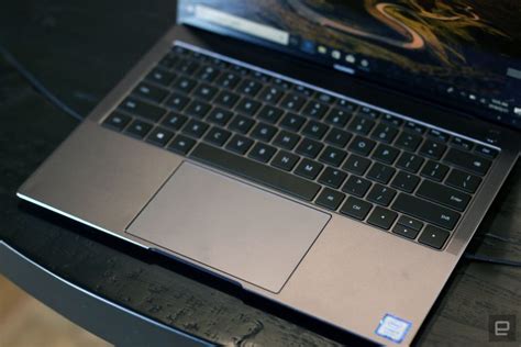 Необычный ноутбук Huawei с камерой в клавиатуре | Облако технологий