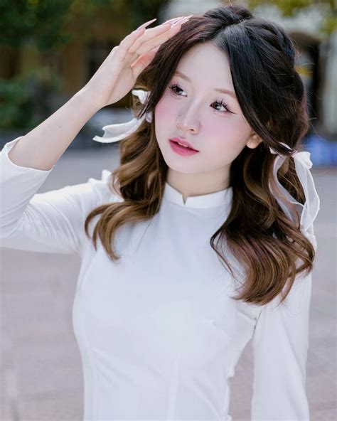 Góc 301 ảnh hot girl lộ body hiếm khi công khai