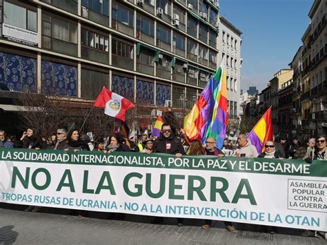 Miles De Personas Se Manifiestan En Contra De La Guerra De Ucrania