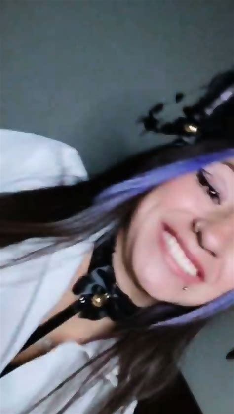 Taiga Mostrando Las Tetas Y La Vagina En Privado De BuzzCast ID