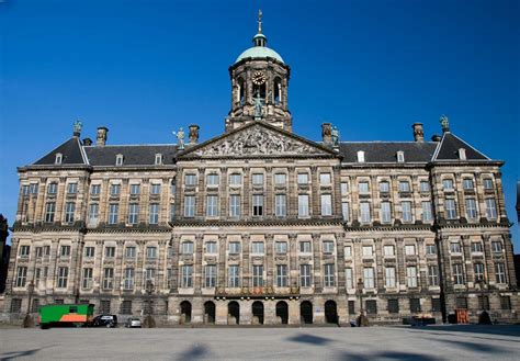 spectacular european palaces