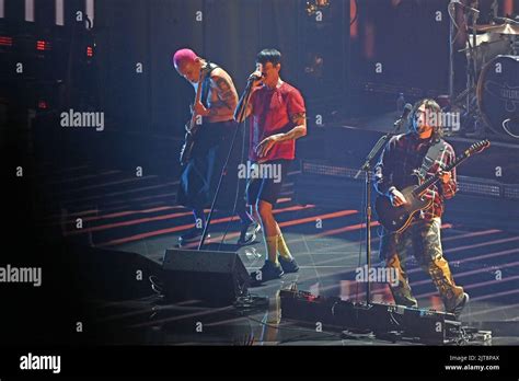 Red Hot Chili Peppers Perform On Stage At The Mtv Video Music Awards Held At The Prudential