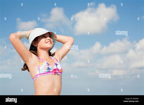 Adolescent bikini Fotos und Bildmaterial in hoher Auflösung Alamy