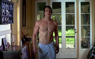 Luke Bracey Shirtless Girlfriend Underwear Body Hair Photos