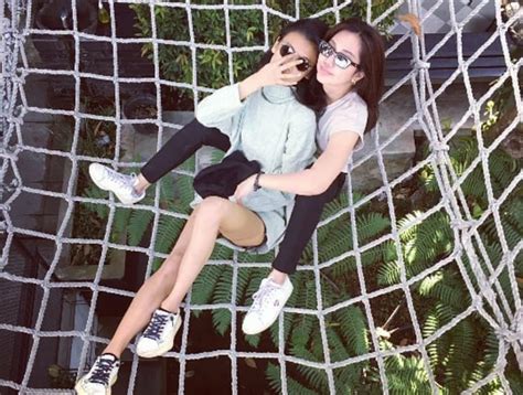 Model Lesbian Ini Akan Nikah Di LA Kekasihnya Ngaku Mimpi Basah Dengan Lisa Black Pink Dan