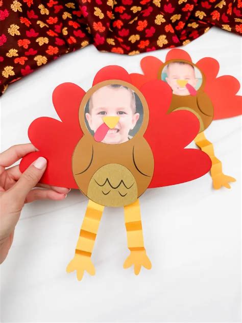 Cute Turkey Photo Craft For Kids (Free Template)