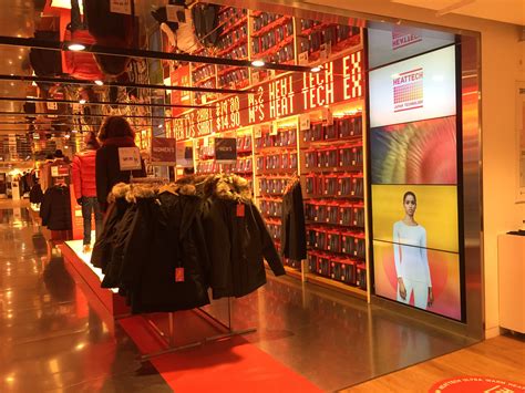 Uniqlo Heattech :: Behance