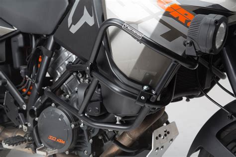 Defensas Superiores SW Motech En Negro Para Defensas Originales De KTM