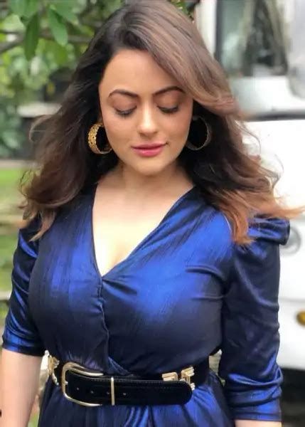 Shruti Sodhi Top 20 Hot Pics And Photo