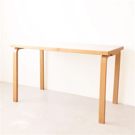 Alvar Aalto Artek table 80A white こまものと北欧家具の店Salutサリュ鎌倉にある