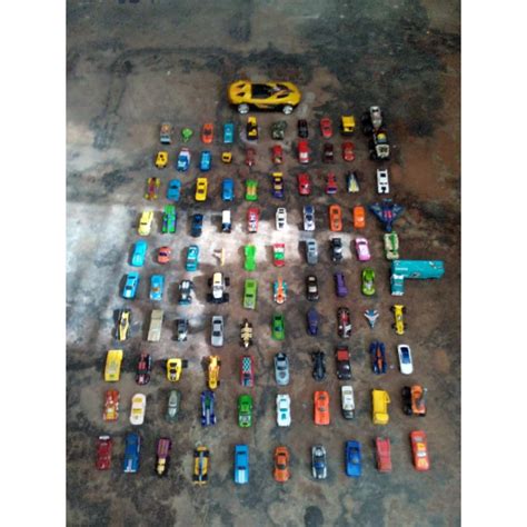 Hot Wheels Matchbox Etc Bulk Lot Vehicles One Giant Hot Wheels Car S
