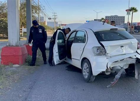 Saltillo Conductor Provoca Aparatoso Choque En V Carranza Y Huye