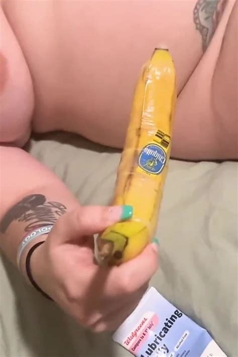 Savanna S Banana Masturbation Frenzy A Fruitful Experiment Amateur Porn Feat Savanna Star