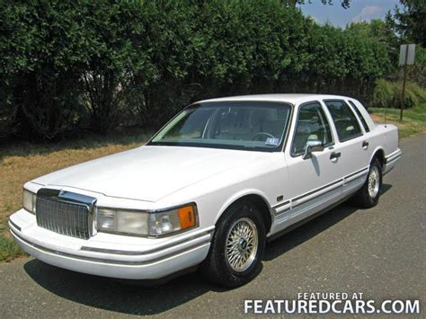 1993 Lincoln Town Car Information And Photos Momentcar