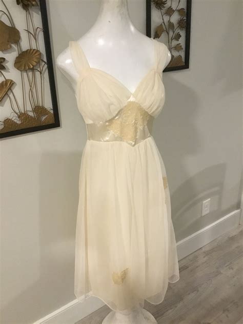 Vintage Lingerie Ivory Flowing Nightgown 100 Nylon 2 Layer Etsy