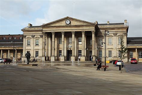 10+ Huddersfield Train Station Stock Photos, Pictures & Royalty-Free ...