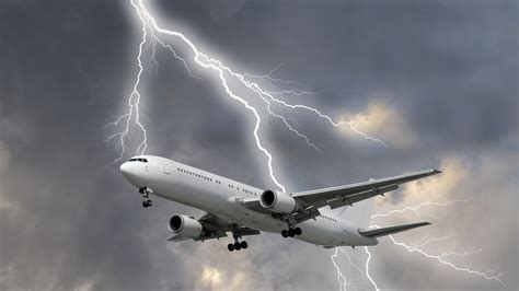 shouldnt worry  lightning strikes  plane