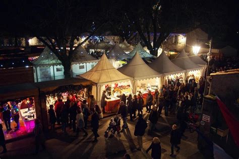 Vend E Le March De No L De Beaulieu Sous La Roche F Te Ses Ans