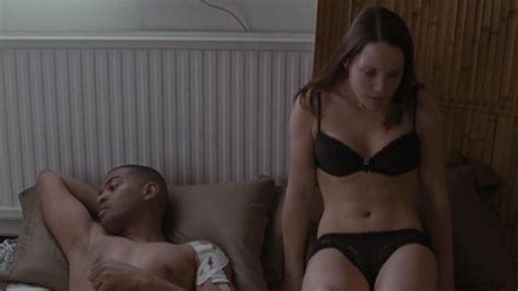 Naked Scarlett Alice Johnson In Adulthood