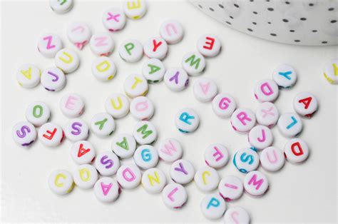 perle ronde Lettre Alphabet plastique blanc lettre colorée perle plast