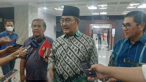 Hakim Konstitusi Aswanto Dicopot DPR Jimly Hingga Mahfud MD Datangi