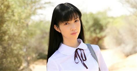 Nữ sinh Nhật Bản Azusa Togashi cởi đồ khoe nội y Hình nền người đẹp ảnh nền gái xinh hot