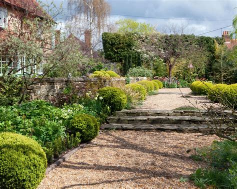 Tour this famed garden designer's English spring garden | Homes & Gardens