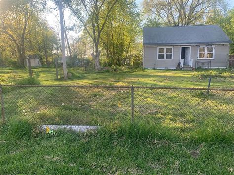 4606 Lake Dreamland Dr Louisville Ky 40216 Trulia