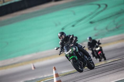 Kawasaki Z Naked Sucesso Kawasaki OneKawasaki One