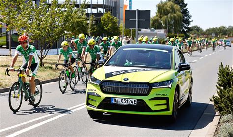 ŠKODA AUTO Deutschland spendet 15.000 Euro an die Tour der Hoffnung