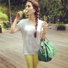 10 Hot Sexy Nur Fazura Bikini Pics