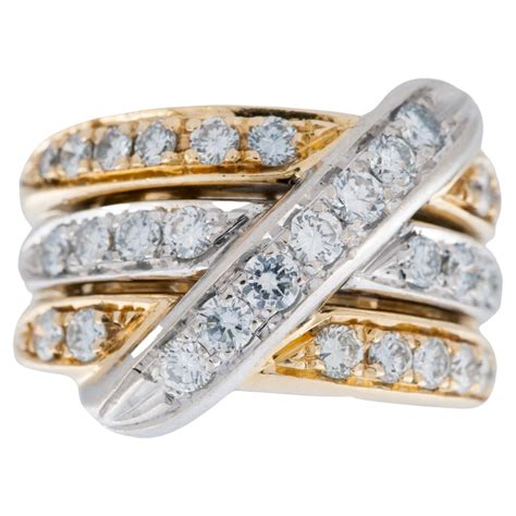 Contemporary Italian Fashion Diamond Ring 18kt Gold For Sale at 1stDibs