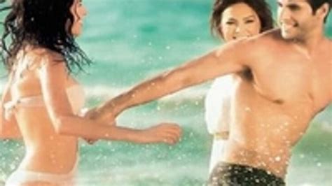 Hot Sexy Ebru Gundes Bikini Pics