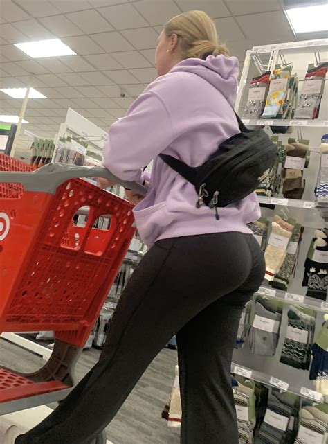 Blonde Pawg In Pink And Leggings Spandex Leggings Yoga Pants Forum