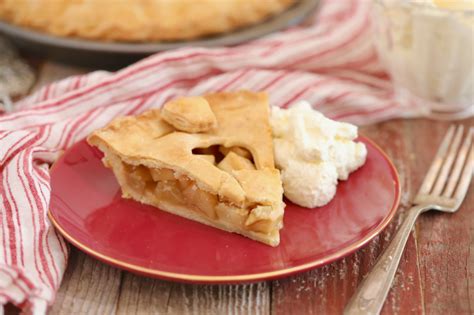 The Perfect Classic Apple Pie Recipe Gemmas Bigger Bolder Baking