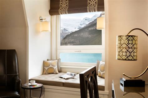 Fairmont Gold Lakeview Room - Chateau Lake Louise