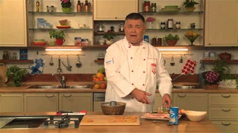 Ručak za sutra s Podravkom: Kuglof od piletine - YouTube