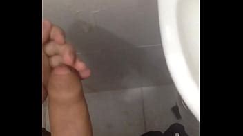 semen en el baño XVIDEOS