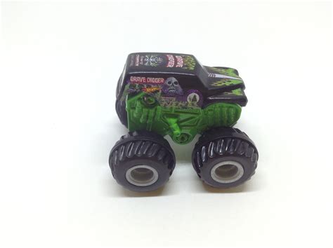 Julian S Hot Wheels Blog Grave Digger Monster Jam Mini Mystery Trucks Series