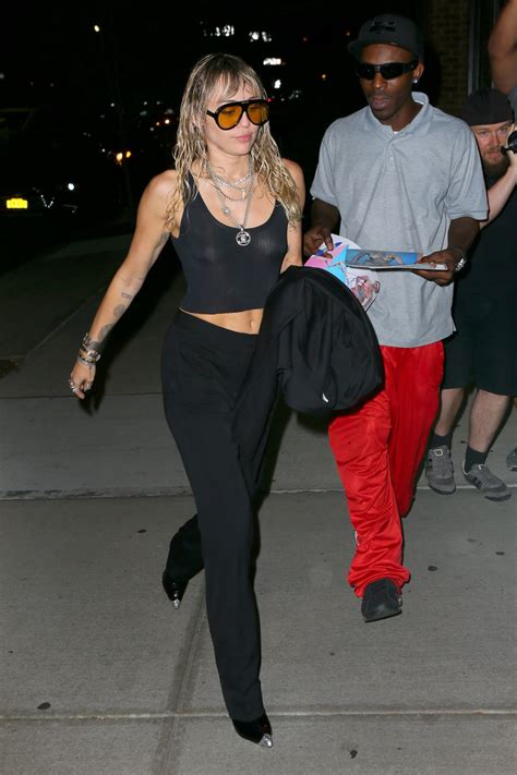 Miley Cyrus Braless Breasts Hot Celebs Home