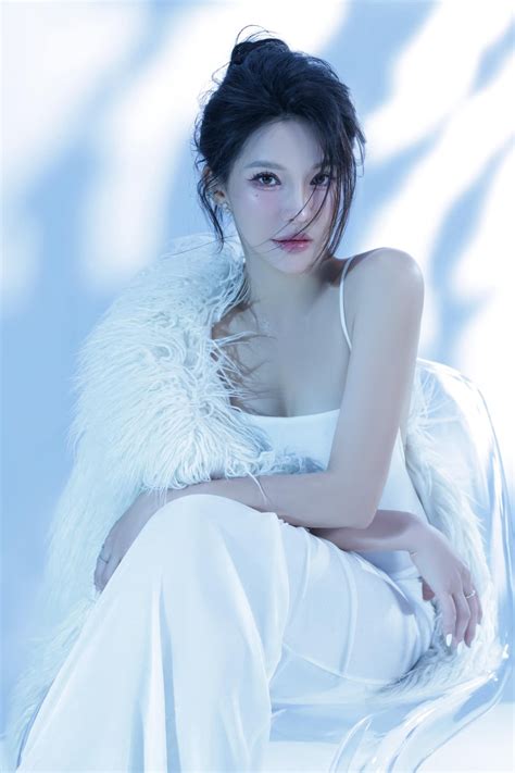 Cuộc sống sau 3 năm rời showbiz của hot girl Việt đóng cảnh nóng năm 17 tuổi