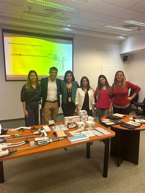 Clase magistral de Suturas en el marco de la Especialización en