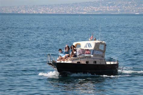 Capri Tour In Barca Della Grotta Azzurra E Dei Faraglioni GetYourGuide