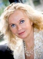 Naked Nanette Corey in La chatte sur un doigt brûlant