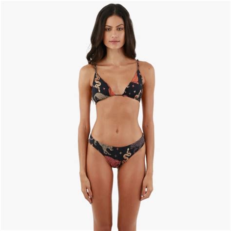 7 Hot Sexy Eva Mazu Bikini Pics