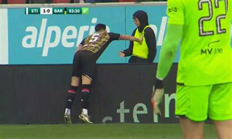 Serie B, spinta di Matino al raccattapalle: scoppia la polemica per il