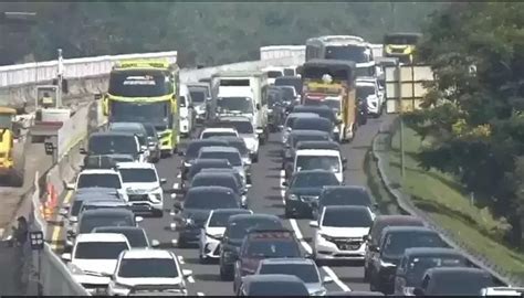 Libur Panjang Tol Cipali Macet Parah