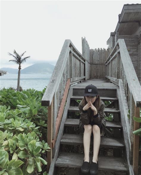 Những cô nàng hot girl không bao giờ chịu ở yên chỗ sẽ khiến bạn muốn đi du lịch ngay tức thì